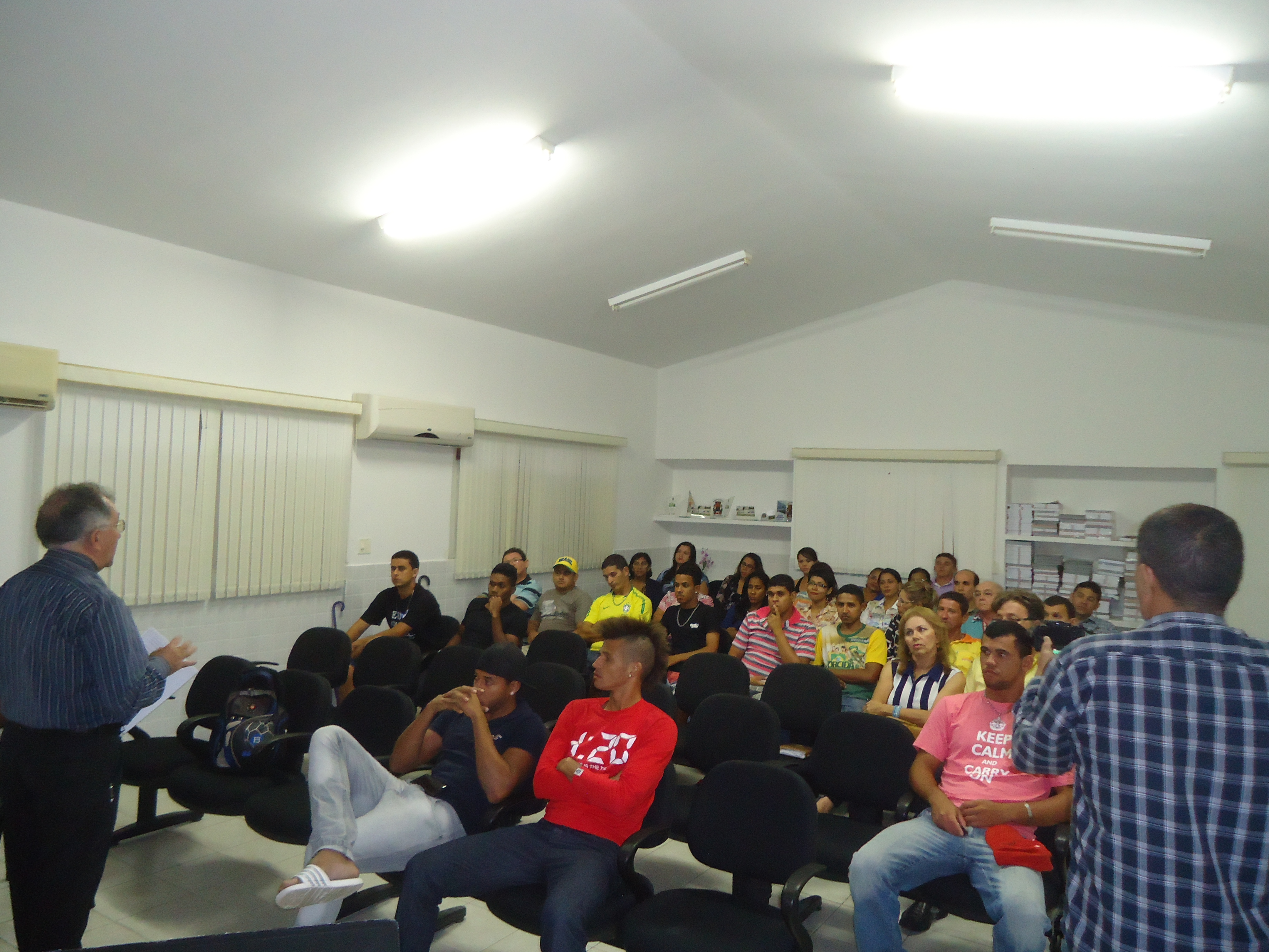 PALESTRA ATENDENDO COM SUCESSO 